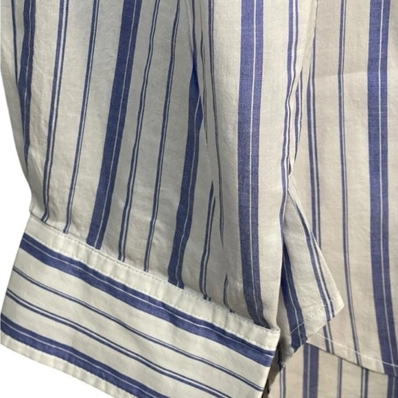 NWT UNTUCKit Pinot Perse Regular Fit Long Sleeve Blue White Blouse Size 8 - Picture 2 of 5